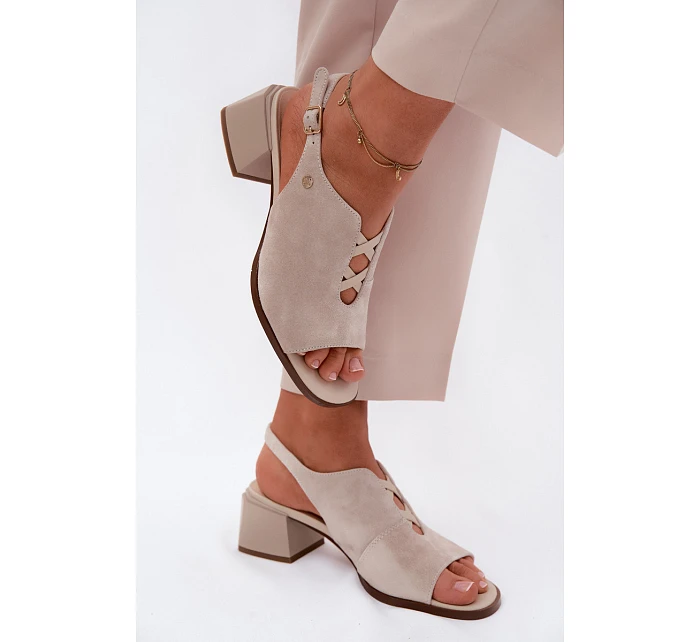 Sandály z přírodního semiše na podpatku model 22123065 světle béžové - Maciejka