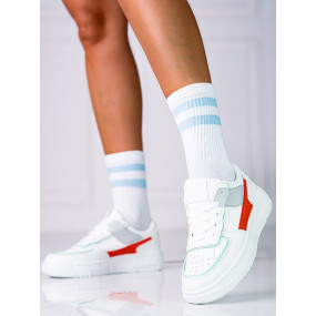 Moderní dámské bílé  tenisky bez podpatku