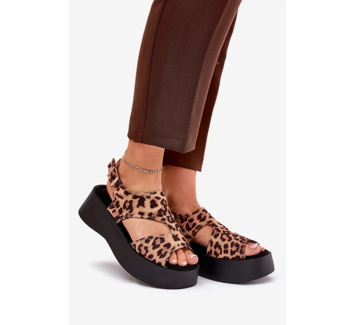 Dámské sandály s leopardím vzorem na platformě z eko semiše hnědé model 21688144 - Boto