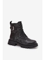 Dámské kožené boty Artiker – černé, s efektem mačkání a přezkou Dámské kožené boty Artiker – černé, s efektem mačkání a přezkou