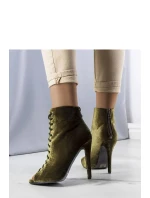 Boty na podpatku model 208024 Solea Boty na podpatku model 208024 Solea