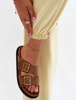 Dámské pantofle z imitace semiše zlaté Camel model 22125544 - Boto