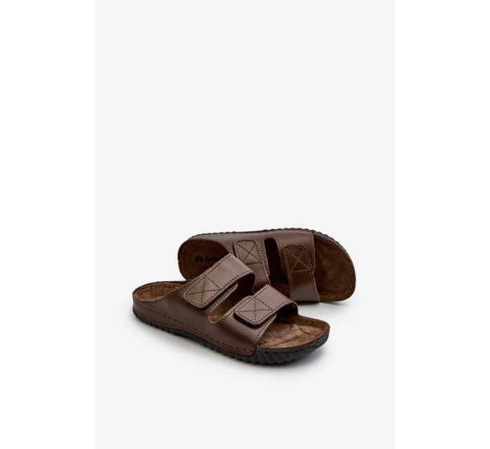 Pohodlné pánské žabky s zipy  tmavě hnědé model 21665802 - Inblu