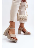 model 21647980 Dámské kožené sandály na podpatku Beige - Zazoo model 21647980 Dámské kožené sandály na podpatku Beige - Zazoo