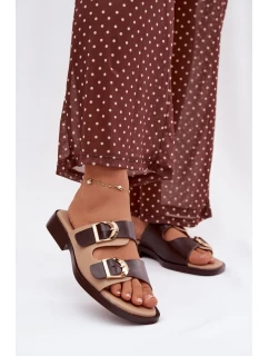 Dámské nazouváky se zlatými sponami model 21919188 - Boto