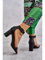 Lesklé sandály na podpatku Černé Maxim Lesklé sandály na podpatku Černé Maxim