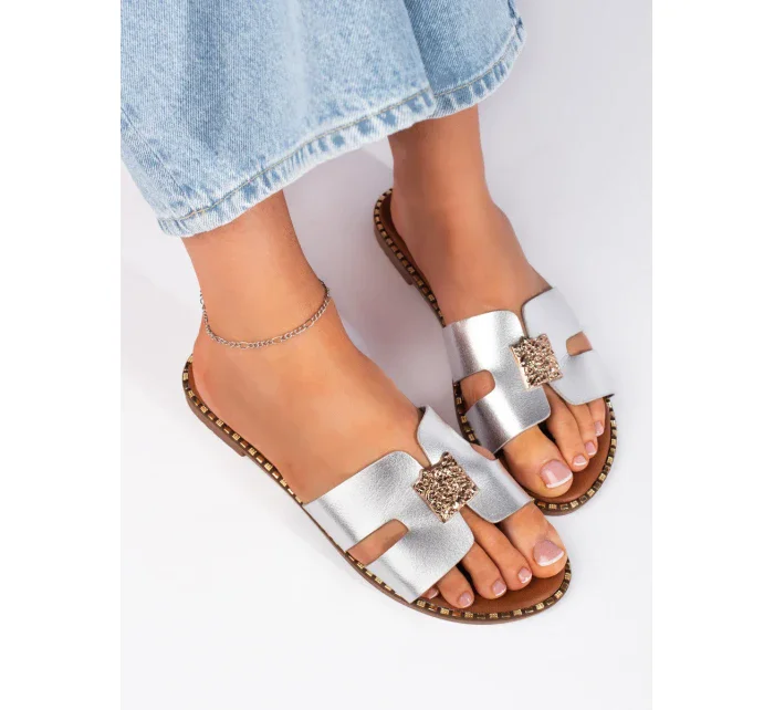 Výborné sandály dámské stříbrné bez podpatku Výborné sandály dámské stříbrné bez podpatku