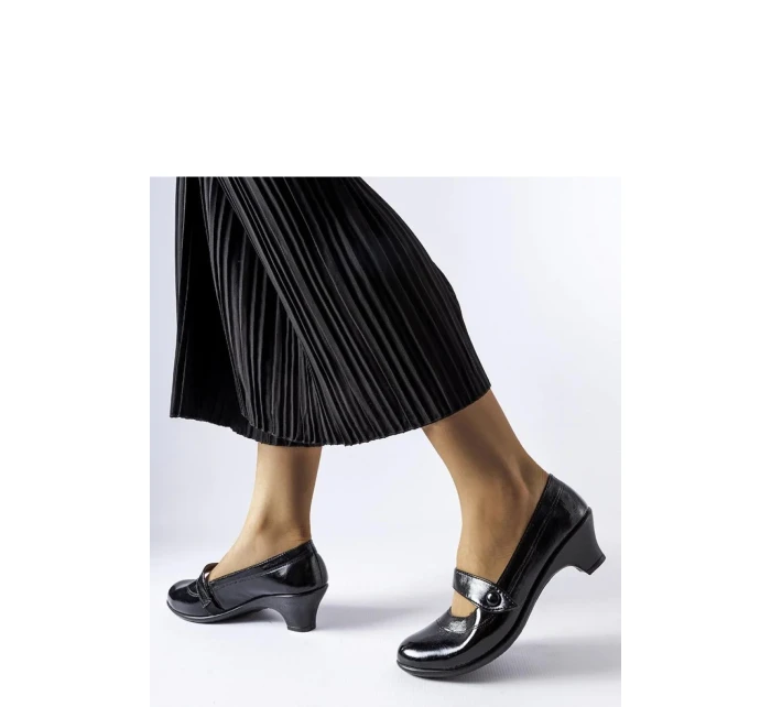 Boty na podpatku model 204768 Solea Boty na podpatku model 204768 Solea