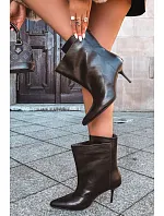 Zateplené kotníkové boty na podpatku Čokoládové Damarielle Zateplené kotníkové boty na podpatku Čokoládové Damarielle