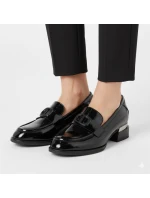 Dámské lakované polobotky s ozdobným podpatkem černé model 22015127 - VINCEZA