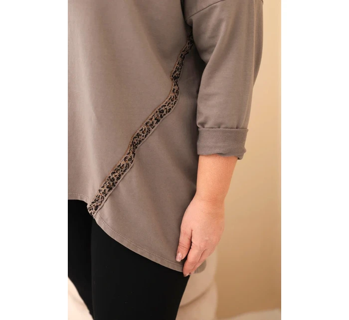 Dámská blůza Plus Size bavlněná s model 21837240 rukávem a lampasem v leopardím vzoru fango - K-Fashion