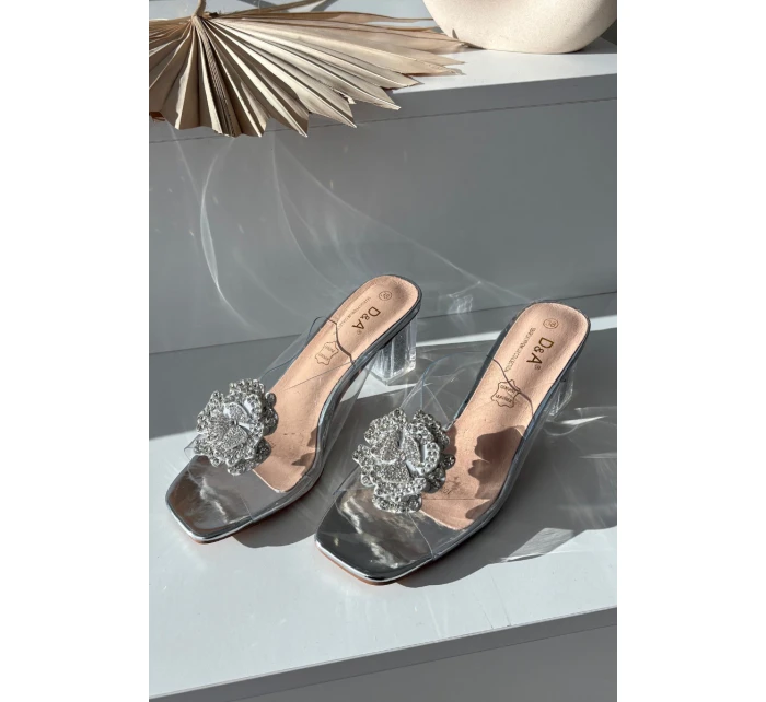 Průhledné nazouváky na podpatku s ozdobou D&A MR1037-20 stříbrné Průhledné nazouváky na podpatku s ozdobou D&A MR1037-20 stříbrné