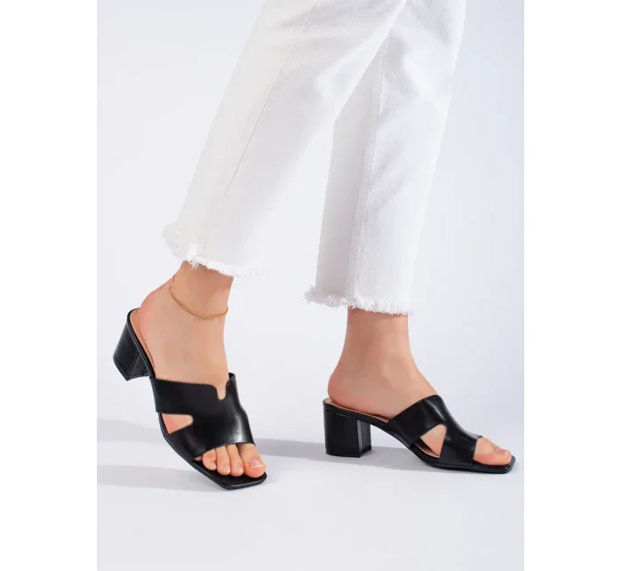 Pěkné dámské černé nazouváky na širokém podpatku Pěkné dámské černé nazouváky na širokém podpatku