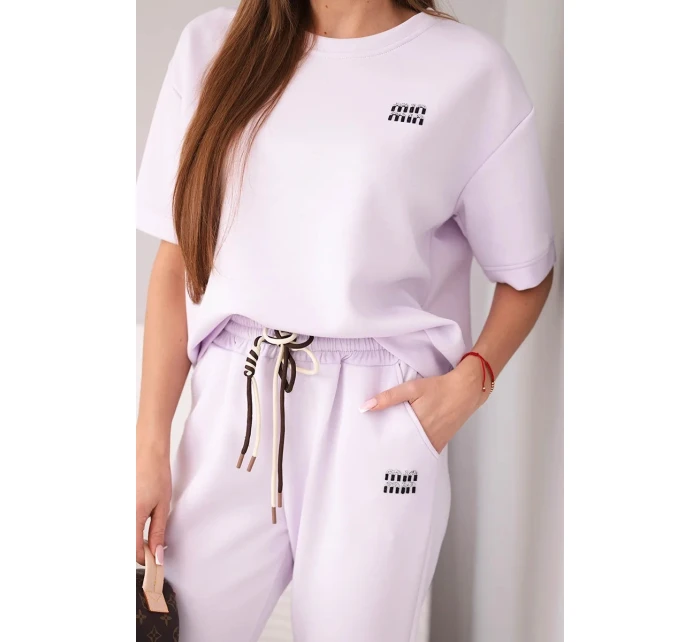 Dámský komplet viskózový máslový s krátkým rukávem a kalhotami s ohrnutím nohavice světle fialový