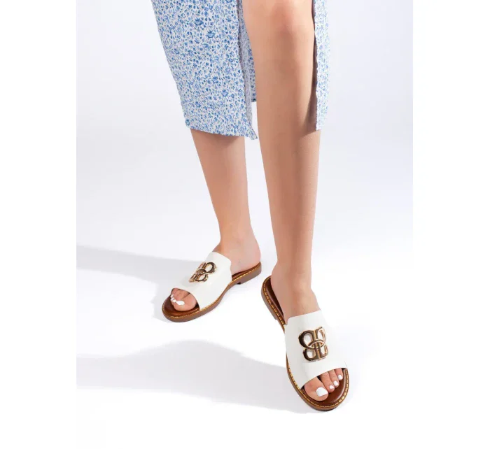 Luxusní dámské bílé nazouváky na plochém podpatku Luxusní dámské bílé nazouváky na plochém podpatku