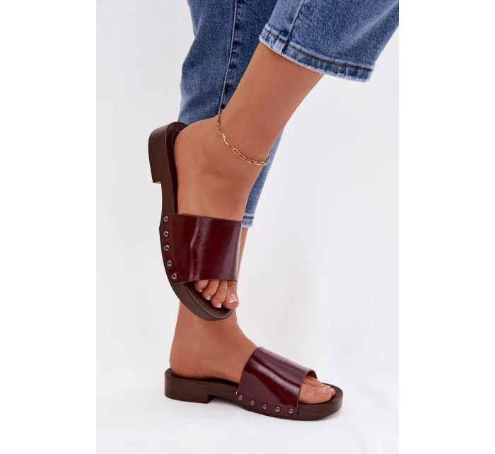 Dámské pantofle s přezkami na nízkém podpatku bordó Brinalle