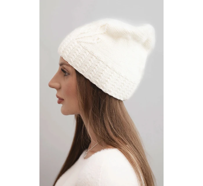 Dámská zimní čepice z vlny s ozdobným  ecru model 21866360 - K-Fashion
