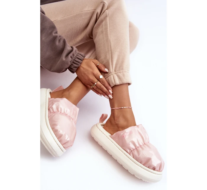 Lesklé Dámské Pantofle Růžové Big Star model 21637406 - Big Star Shoes Lesklé Dámské Pantofle Růžové Big Star model 21637406 - Big Star Shoes