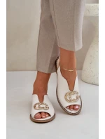 Kožené Sandály Na Plochém Podpatku S Dekorací Světle Béžové model 21685328 - Laura Messi Kožené Sandály Na Plochém Podpatku S Dekorací Světle Béžové model 21685328 - Laura Messi