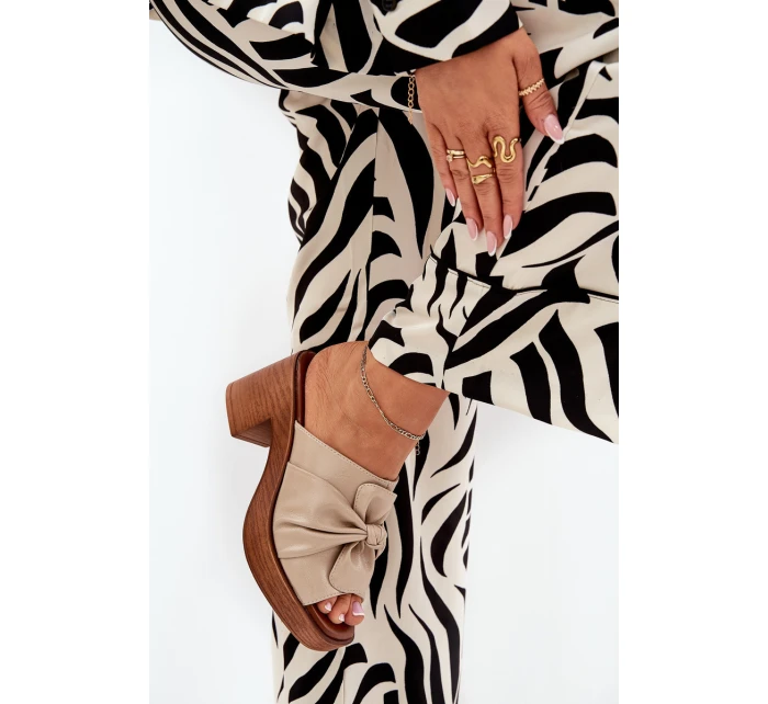 Dámské Pantofle Na Podpatku Z Eko Kůže Béžové model 21686881 - Boto Dámské Pantofle Na Podpatku Z Eko Kůže Béžové model 21686881 - Boto