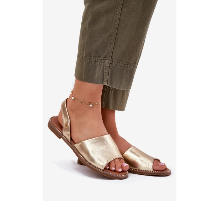 Dámské Sandály Na Plochém Podpatku Eko Kůže Zlaté model 21697875 - EVENTO Dámské Sandály Na Plochém Podpatku Eko Kůže Zlaté model 21697875 - EVENTO