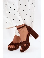 Dámské sandály na podpatku z imitace semiše čokoládové model 22107177 - Boto