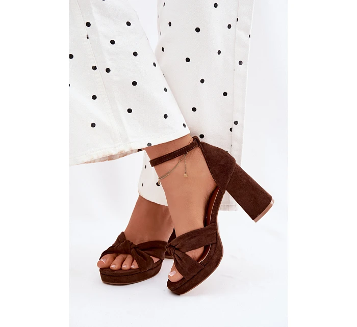 Dámské sandály na podpatku z imitace semiše čokoládové model 22107177 - Boto