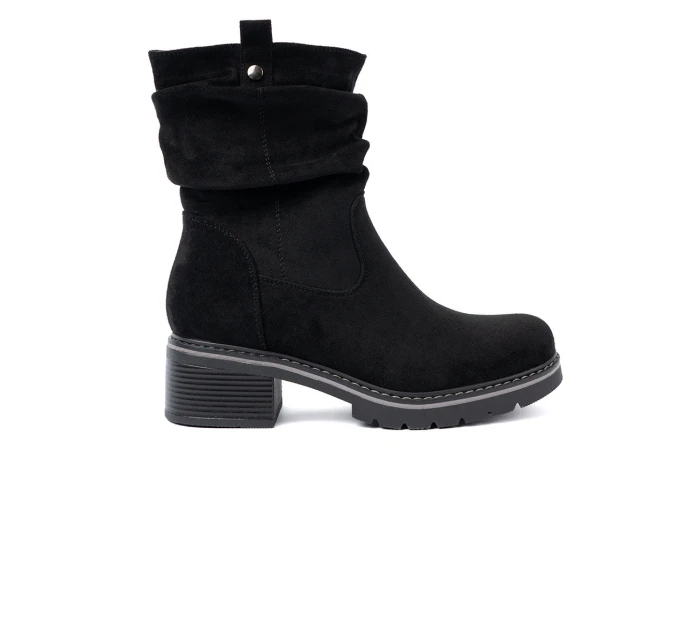 Klasické dámské černé kotníčkové boty na plochém podpatku Klasické dámské černé kotníčkové boty na plochém podpatku