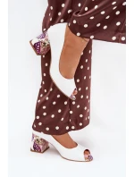 Kožené lodičky s ozdobným podpatkem Lewski Shoes model 21704096 bílé - Boto