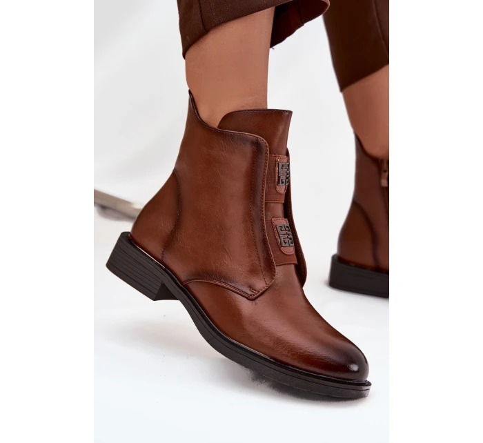 Dámské boty s izolací na nízkém podpatku s ozdobami hnědé model 21712145 - EVENTO Dámské boty s izolací na nízkém podpatku s ozdobami hnědé model 21712145 - EVENTO