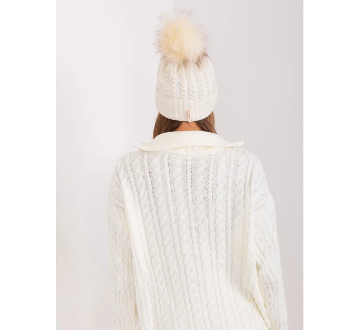 Czapka JK CZ model 18975360 ecru - FPrice