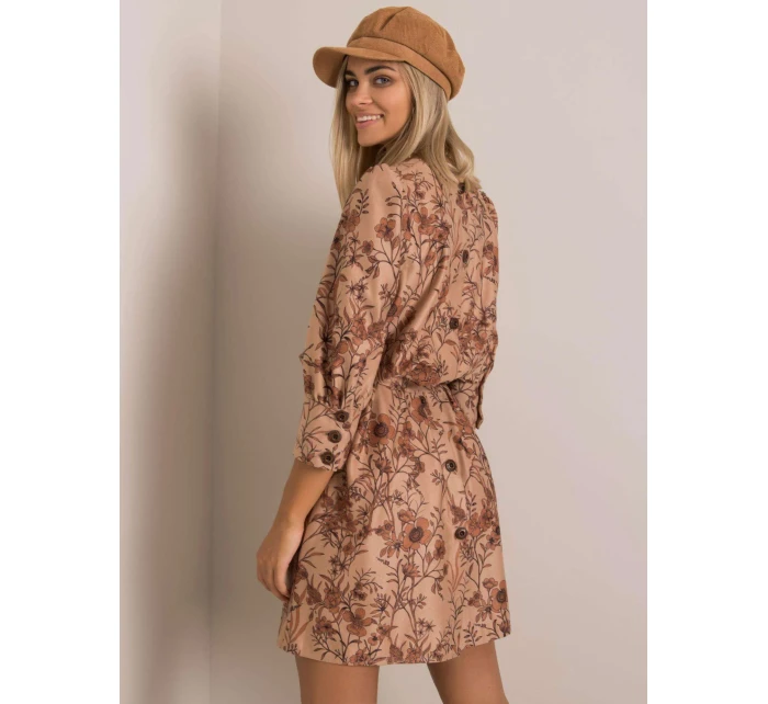 Šaty LK SK model 14832905 světle hnědá - FPrice Šaty LK SK model 14832905 světle hnědá - FPrice