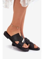 Dámské Pantofle Na Plochém Podpatku S Ozdobným Detalem model 21697192 Černé - VINCEZA Dámské Pantofle Na Plochém Podpatku S Ozdobným Detalem model 21697192 Černé - VINCEZA