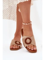 Dámské Pantofle Na Plochém Podpatku S Přezkou Béžové model 21698872 - Boto Dámské Pantofle Na Plochém Podpatku S Přezkou Béžové model 21698872 - Boto