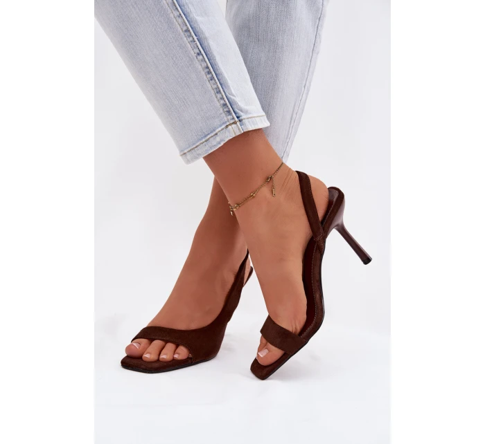 Dámské sandály na podpatku z eko semiše čokoládové model 21951621 - Boto