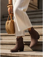 Dámské kozačky s prolamovaným svrškem na nízkém podpatku hnědé FashionStreet ZY1430