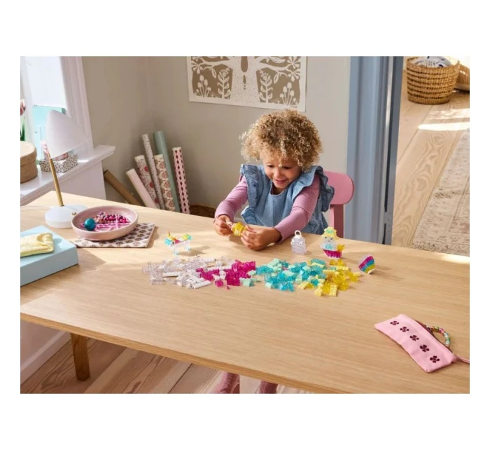 Magická sada LEGO CLASSIC 11040 s průhlednými kostkami Magická sada LEGO CLASSIC 11040 s průhlednými kostkami