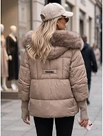 Pikowana kurtka damska zimowa z futerkiem beżowa FashionStreet TY5740