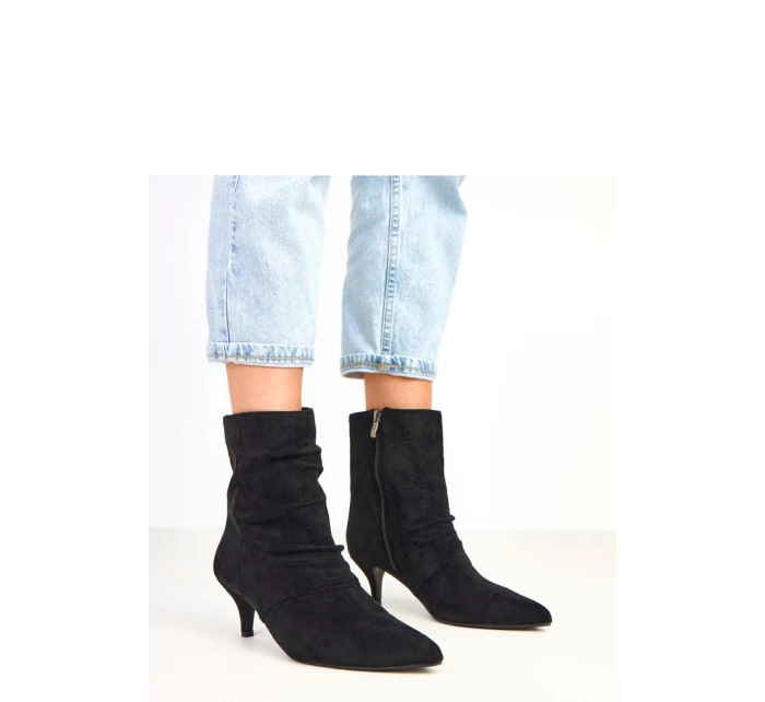 Boty na podpatku model 217914 Solea Boty na podpatku model 217914 Solea