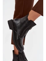 Dámské zateplené boty Tavressa – černé, s nízkým podpatkem a ozdobami Dámské zateplené boty Tavressa – černé, s nízkým podpatkem a ozdobami