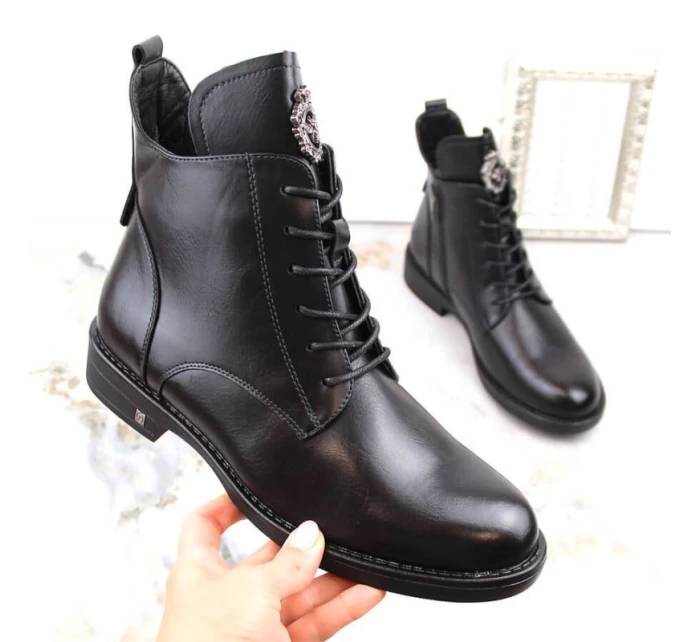 Boty se šněrováním a zipem Potocki W WOL171B černá