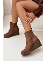 Zateplené boty na platformě z eko semiše hnědé model 21706901 - Boto Zateplené boty na platformě z eko semiše hnědé model 21706901 - Boto