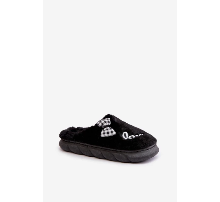 Dámské Fleece Pantofle S Nášivkami A Mašlí Černé Linnorelia Dámské Fleece Pantofle S Nášivkami A Mašlí Černé Linnorelia