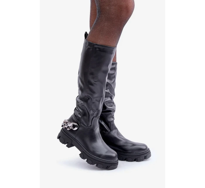 Kozačky na plochém podpatku s řetězem černé Nauricette