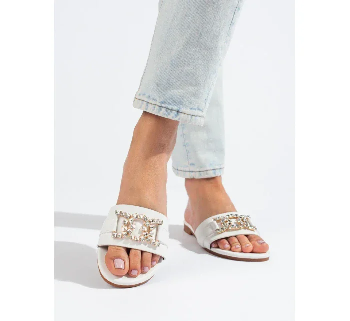 Módní bílé nazouváky dámské bez podpatku Módní bílé nazouváky dámské bez podpatku