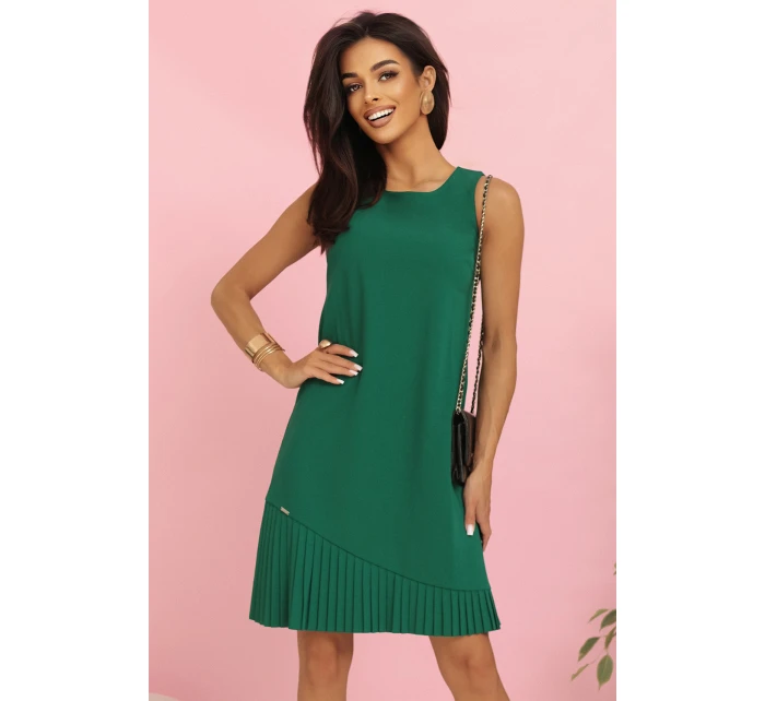 elegantní trapézové šaty s asymetrickým řasením model 21218048 - numoco