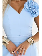 669-2 Svatební maxi šaty s květinou na rameni a rozparkem - modré