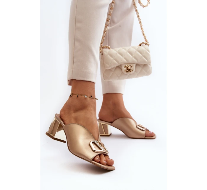 Elegantní dámské sandály na podpatku model 21647439 zlaté - Laura Messi