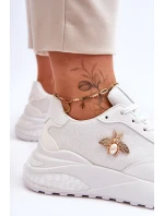 Lesklá sportovní obuv s zdobením Bíle model 21620621 - Boto Lesklá sportovní obuv s zdobením Bíle model 21620621 - Boto