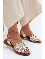 Kožené sandály na nízkém podpatku model 22136754 Zlato - Zazoo